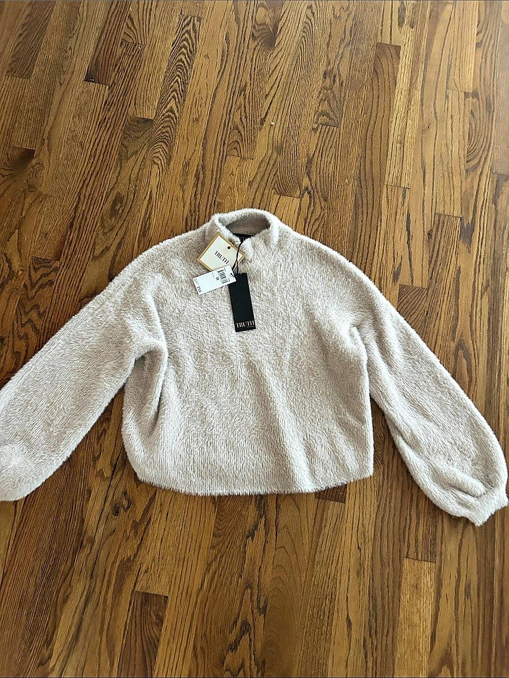 TRUTH Fuzzy Crewneck Sweater in Pink Size Medium NWT